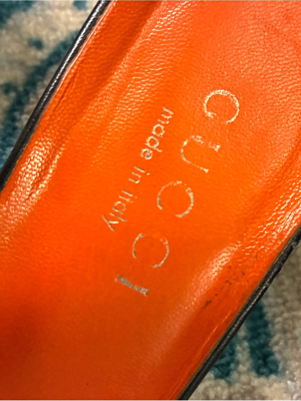 Authentic Vintage Gucci Black women’s leather slip ons. 8 1/2 - Picture 6 of 11